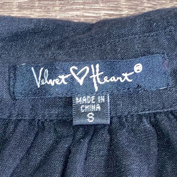 Womens Velvet Heart Small Black Linen & Rayon Blouse - Picture 3 of 11
